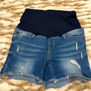 Kancan maternity shorts